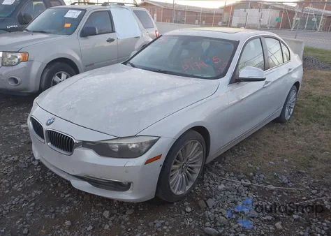 2012 BMW 328I из США, поврежденный, VIN WBA3A5G52CNP17495